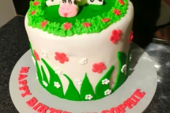 birthday-cake-cow-farm