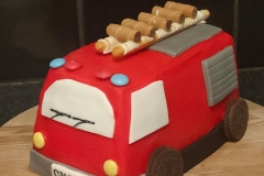 fire-truck-cake